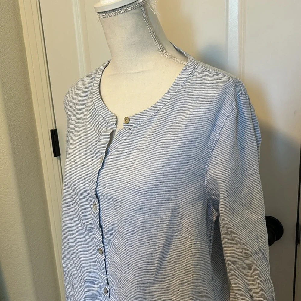 Women’s J.Jill 100% Linen Blue Button Up Long Sleeve Shirt Size Large - Picture 2 of 7